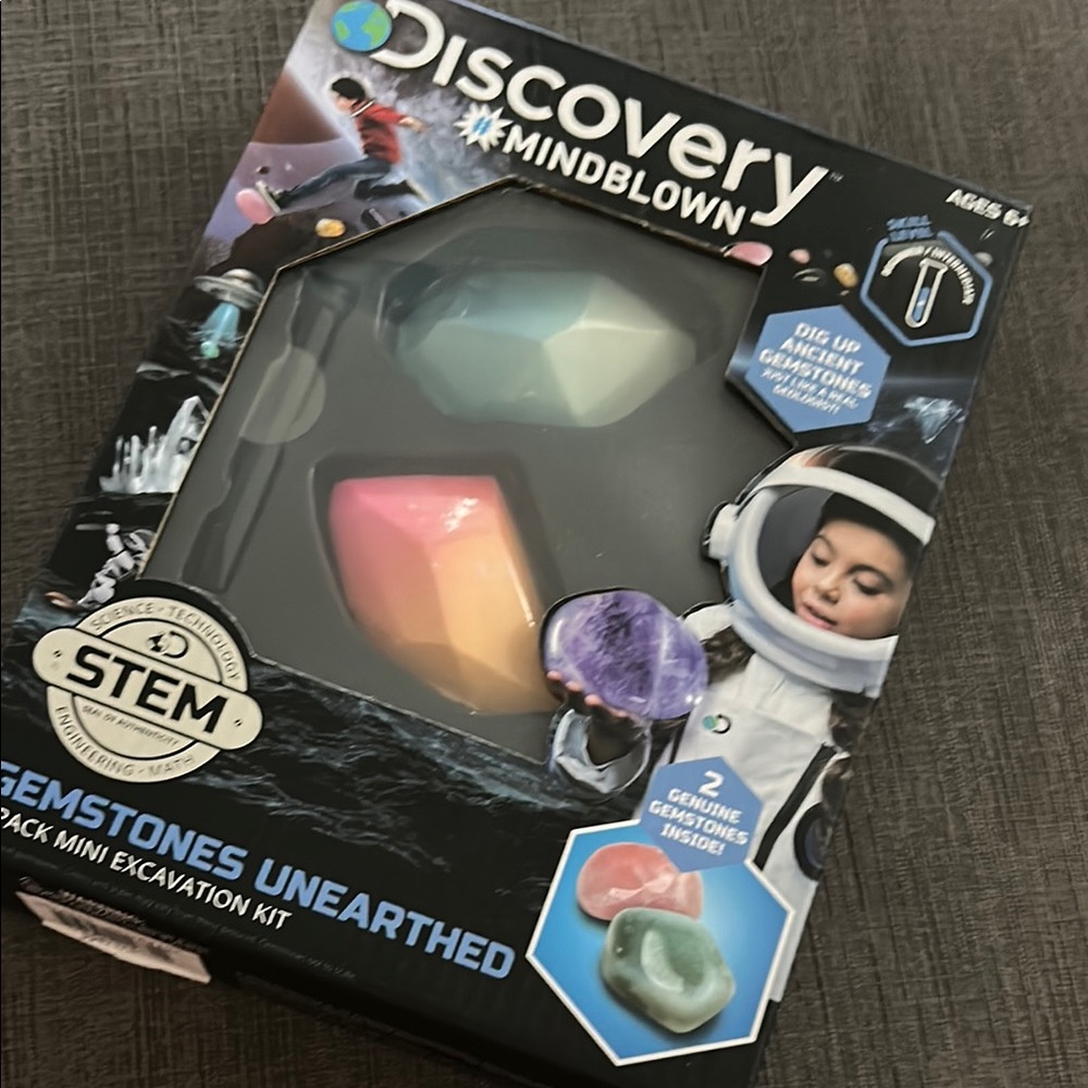 Discovery Mindblown STEM Gemstones Excavation Kit NEW